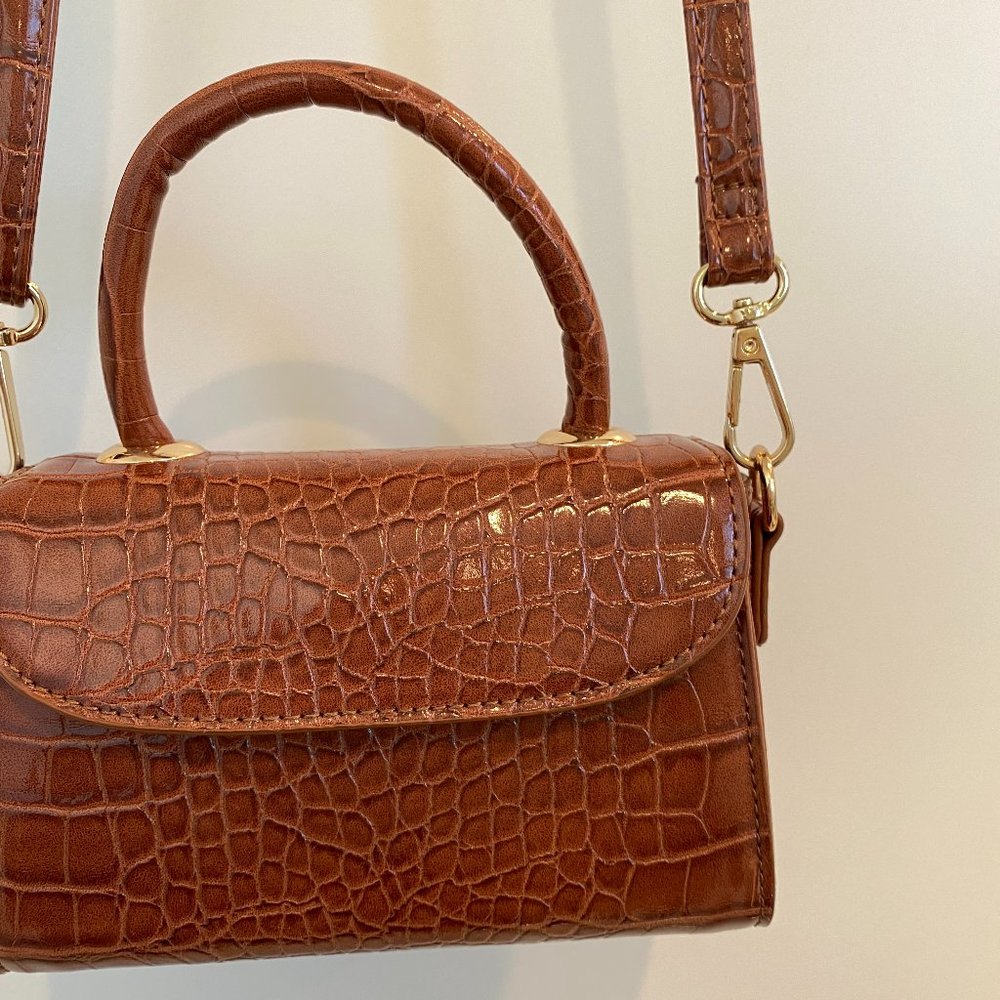 Brown Croc Crossbody Bag with Adjustable Strap